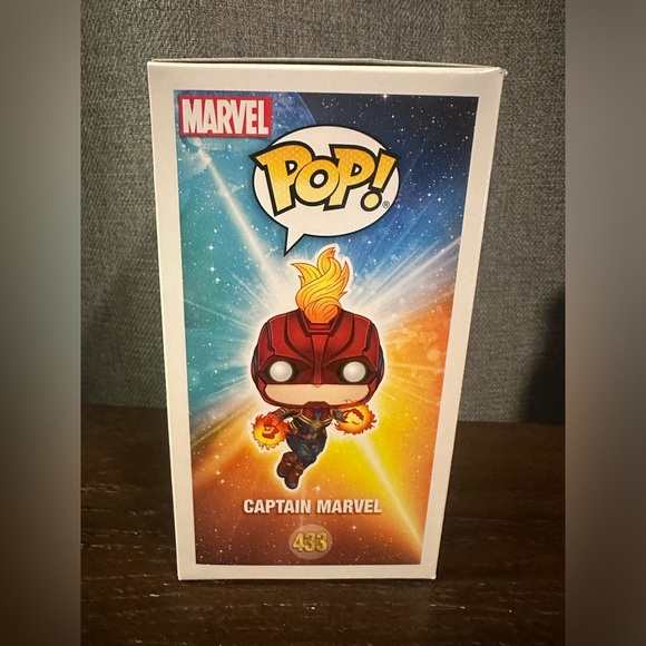 Funko Pop marvel studios captain marvel GITD #433 - Picture 4 of 6